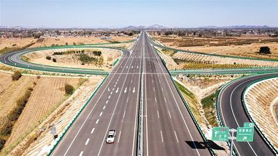 京津冀交通一體化重要項(xiàng)目——遷曹高速公路全線通車