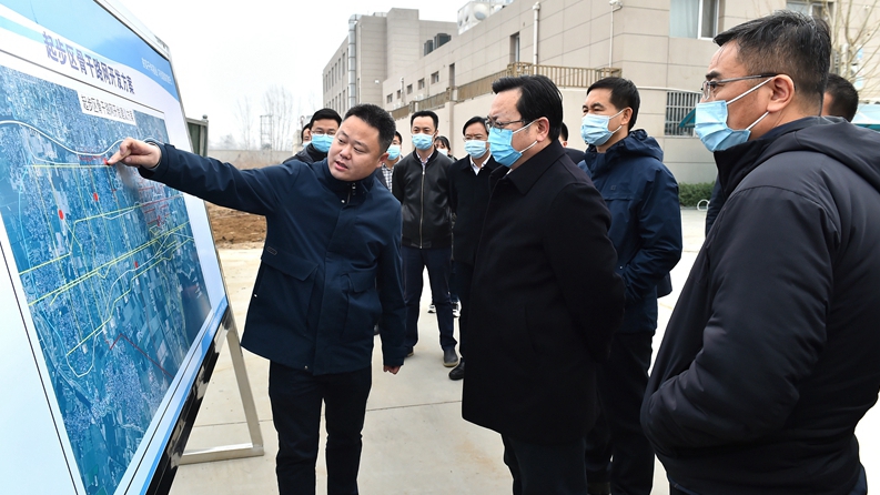 張國華調研啟動區、起步區路網和中央綠谷建設