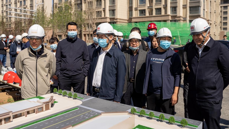 陳峰調研檢查雄東片區安置房項目安全生產工作