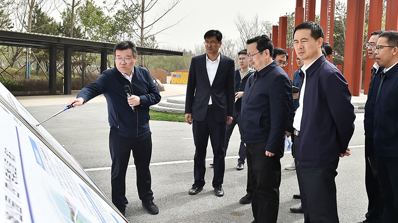 張國華在容東片區調研重點項目建設參加“大走訪——問題解決月”活動