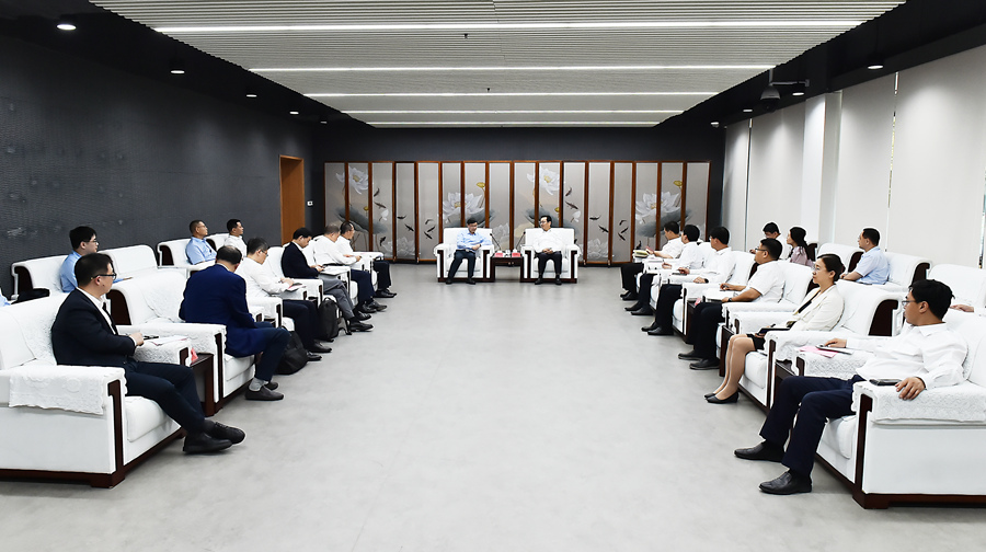 張國華與交通銀行黨委書記、董事長任德奇一行舉行工作座談