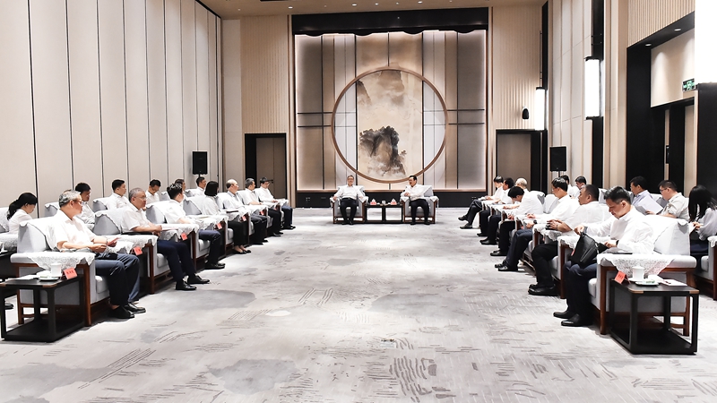 張國華與中國航天科工董事長袁潔一行舉行工作座談